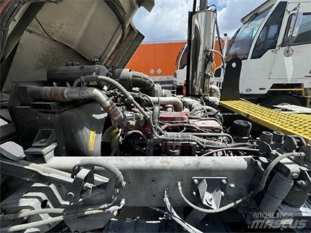 Autocar ACTT42 码头牵引车