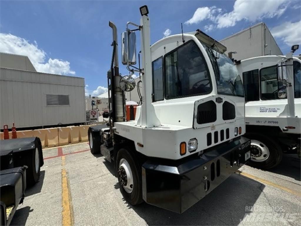 Autocar ACTT42 码头牵引车