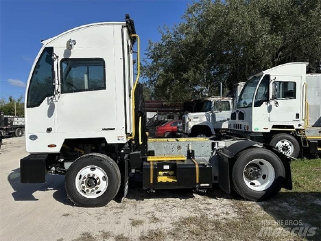 Autocar ACTT42 码头牵引车