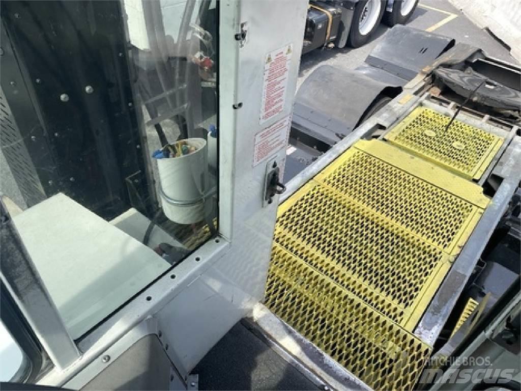 Autocar ACTT64 码头牵引车