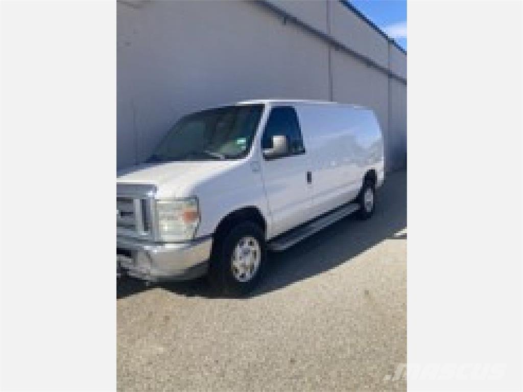 Ford E250 大型面包车