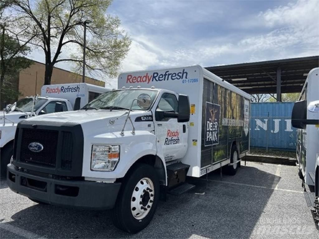 Ford F650 饮料运输车