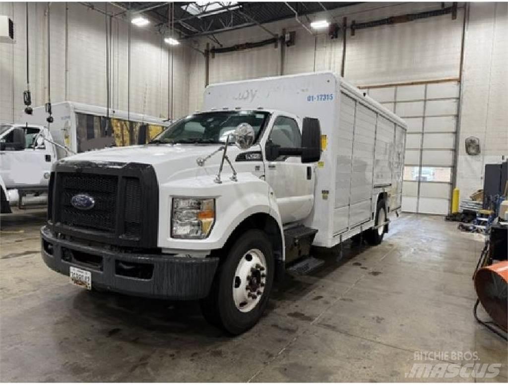 Ford F650 饮料运输车