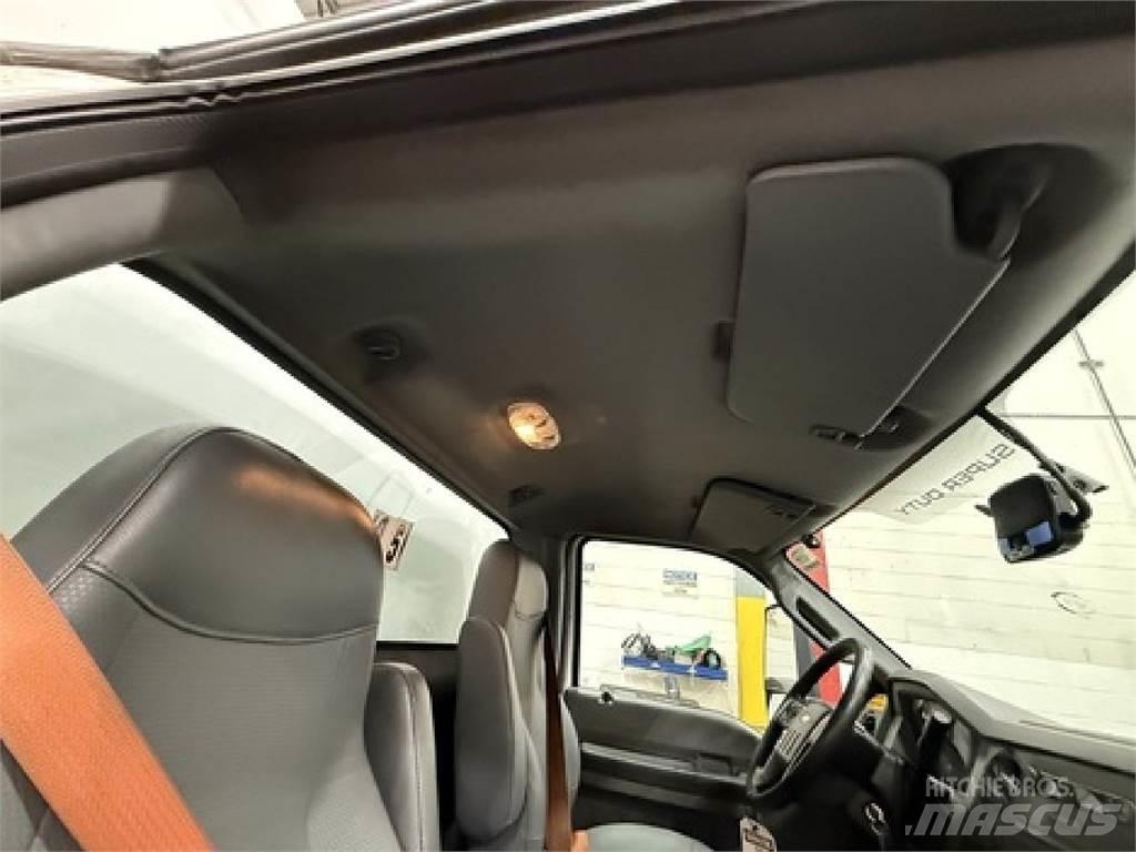 Ford F650 饮料运输车