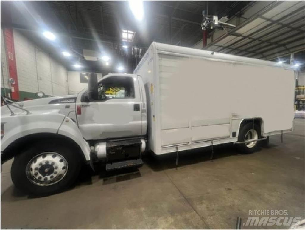 Ford F650 饮料运输车