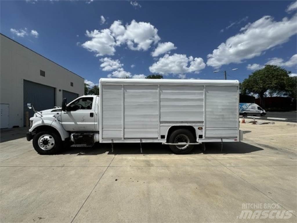 Ford F650 饮料运输车