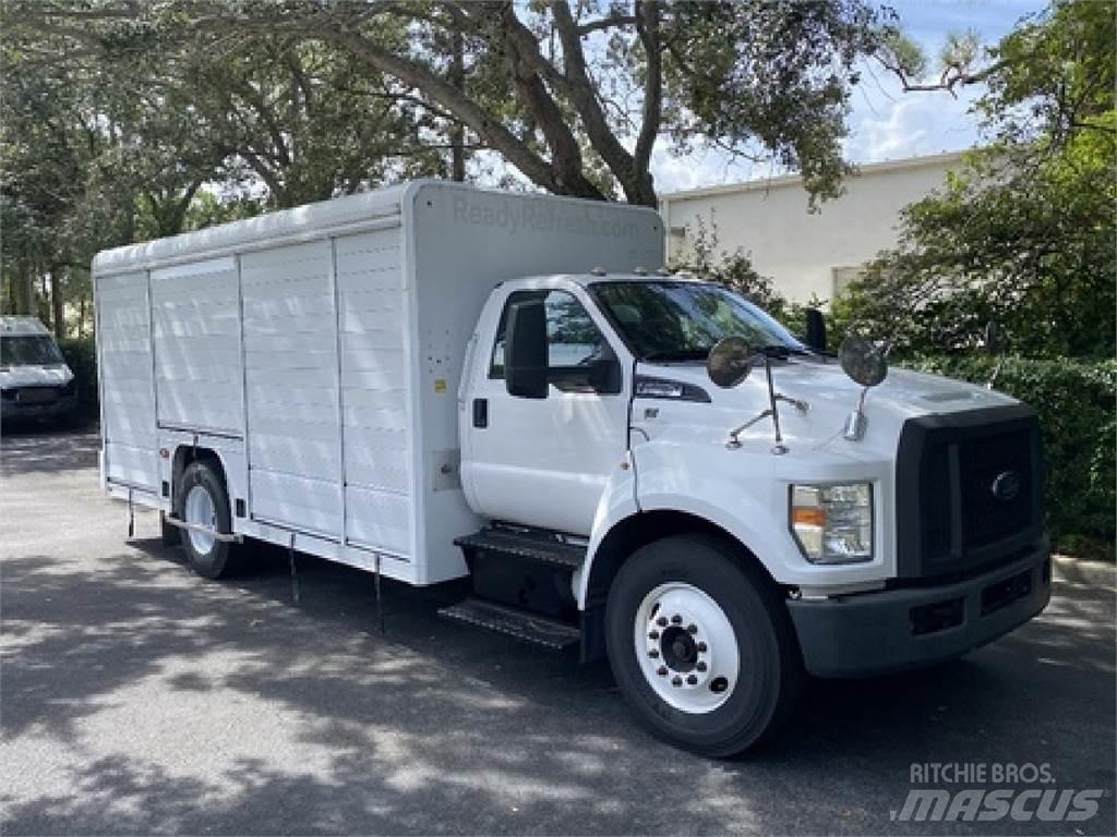 Ford F650 饮料运输车