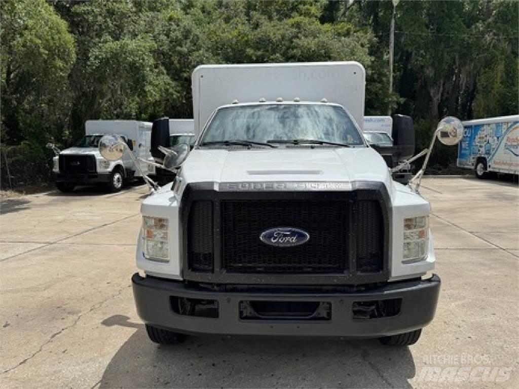 Ford F650 饮料运输车