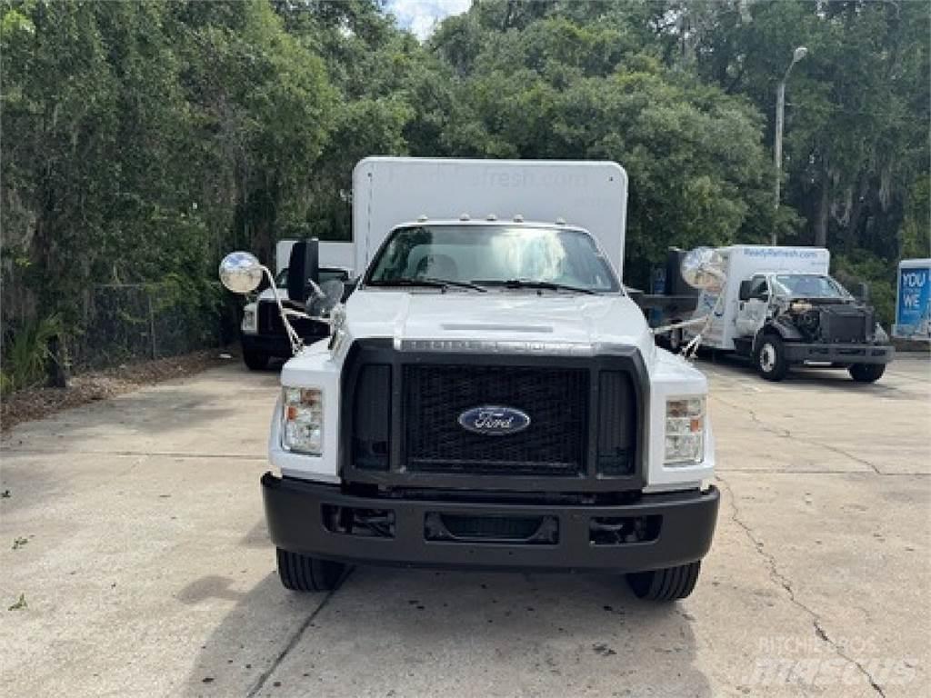 Ford F650 饮料运输车