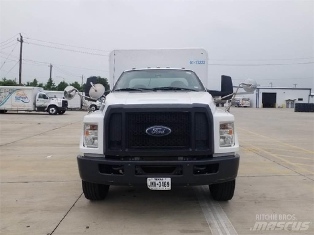 Ford F650 饮料运输车