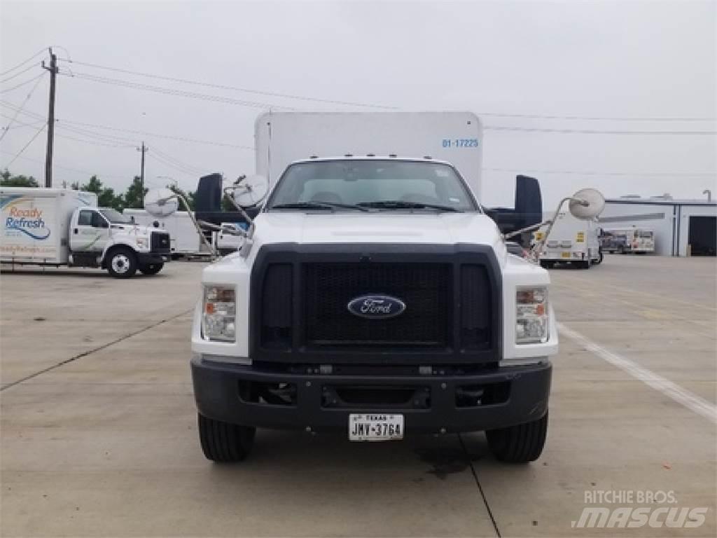 Ford F650 饮料运输车