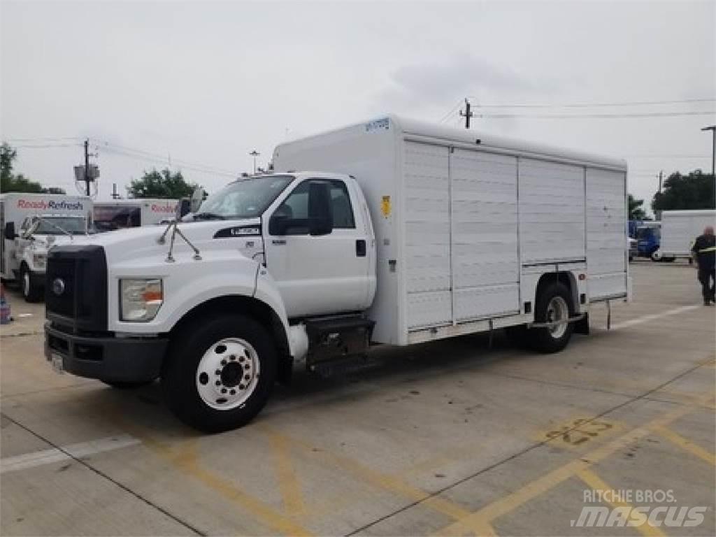 Ford F650 饮料运输车