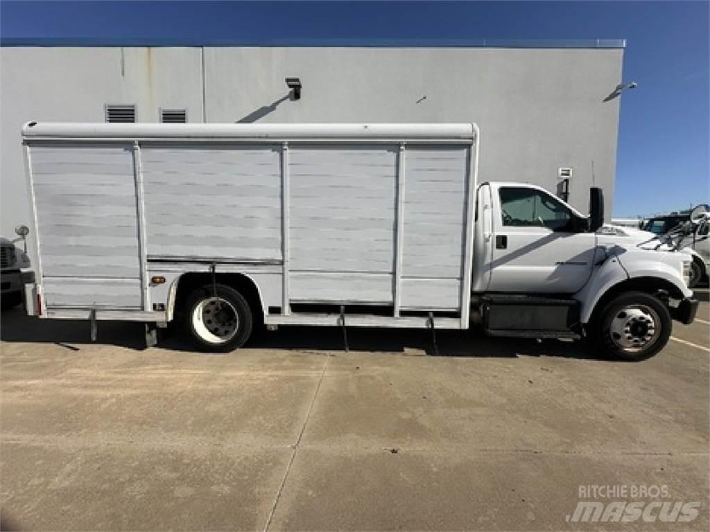 Ford F650 饮料运输车
