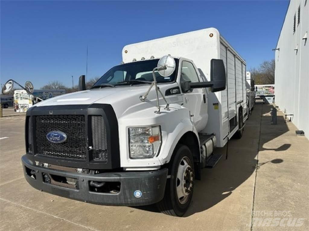 Ford F650 饮料运输车