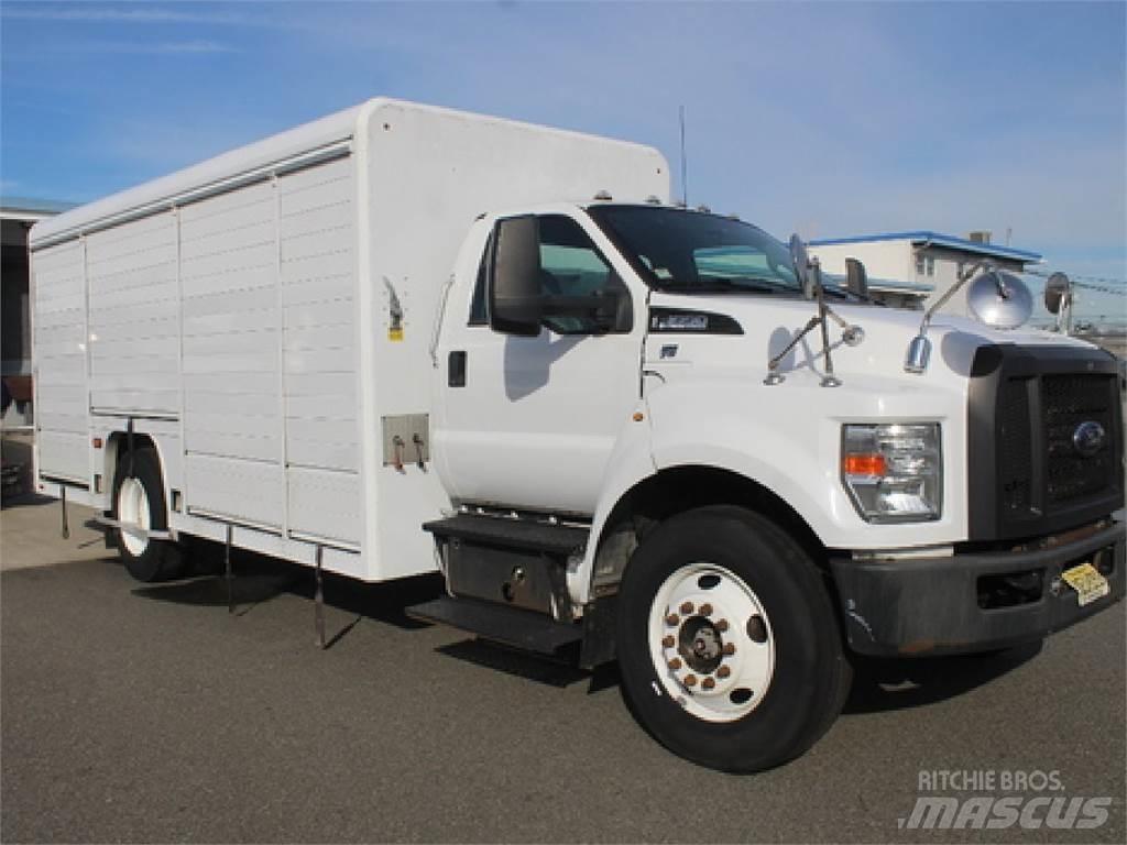 Ford F650 饮料运输车