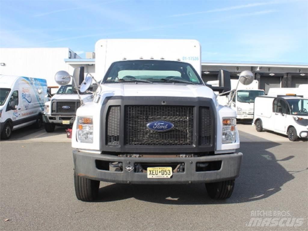 Ford F650 饮料运输车