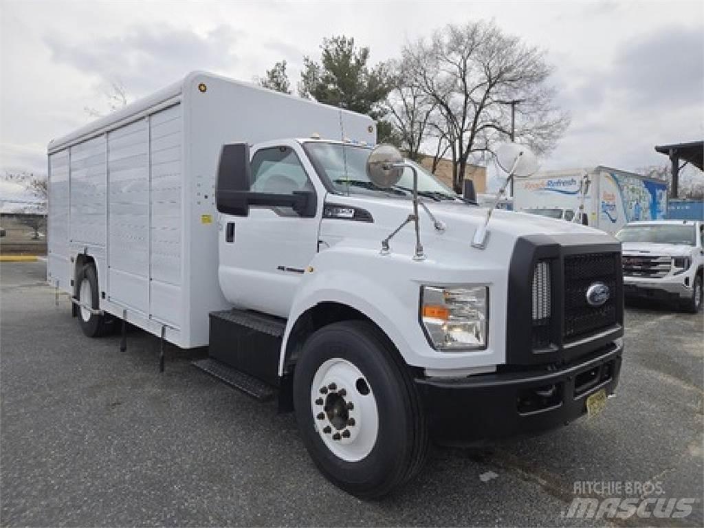 Ford F650 饮料运输车