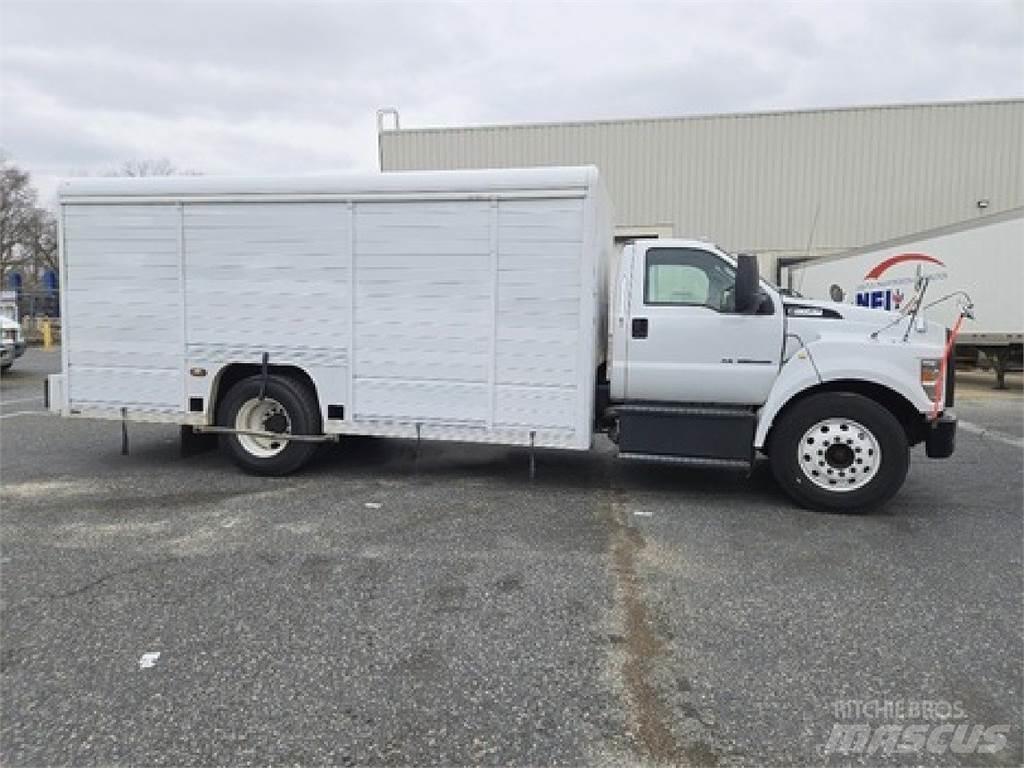 Ford F650 饮料运输车