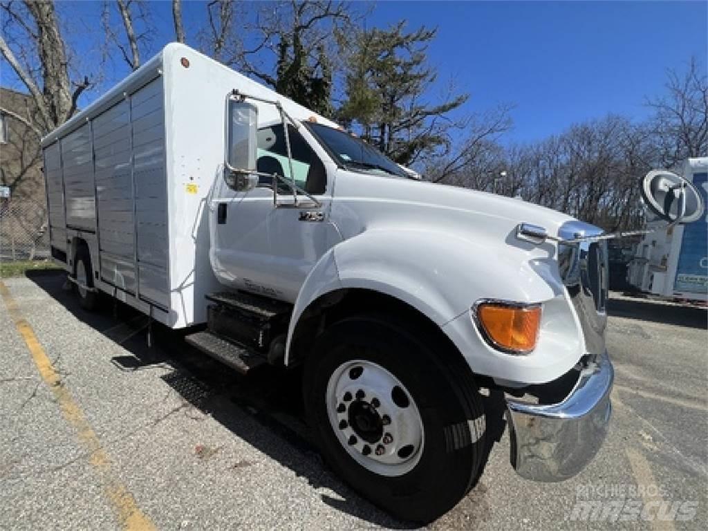Ford F750 厢式货车