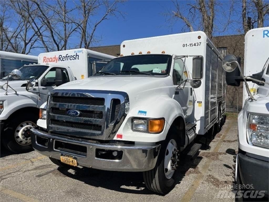 Ford F750 厢式货车
