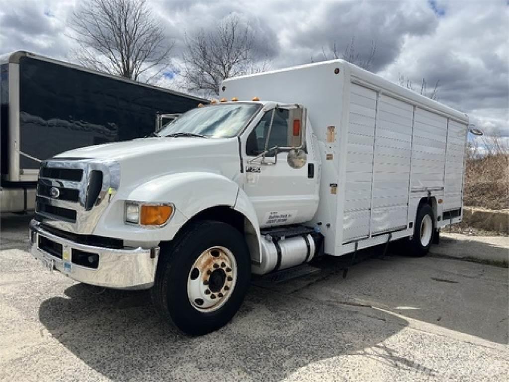Ford F750 饮料运输车