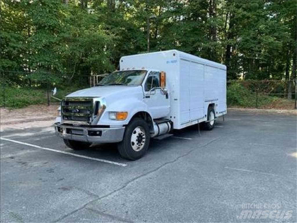 Ford F750 饮料运输车