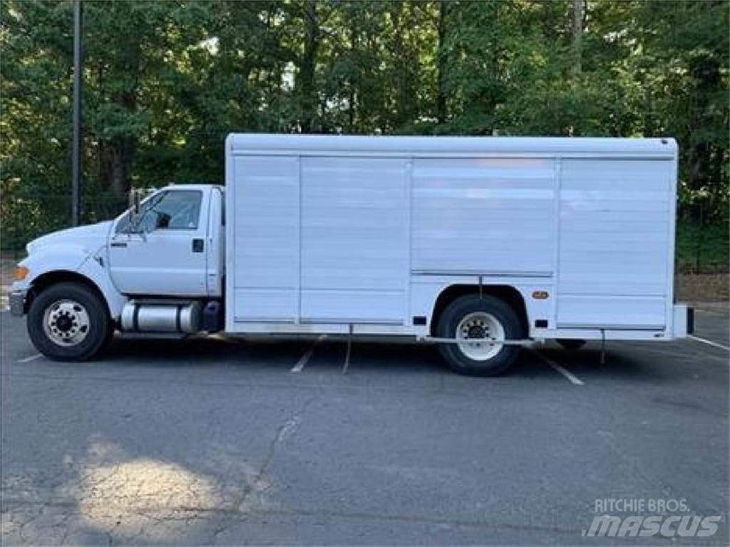 Ford F750 饮料运输车