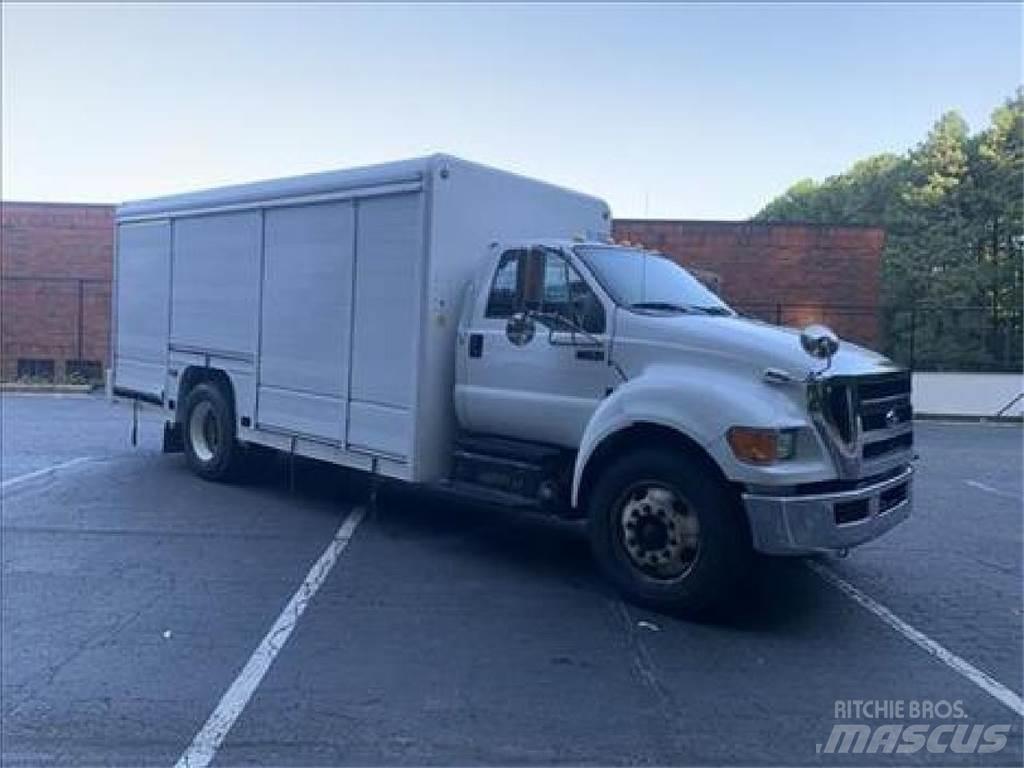Ford F750 饮料运输车