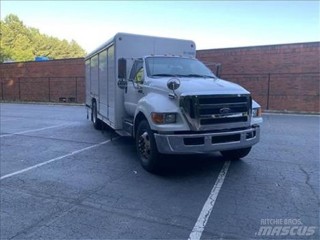 Ford F750 饮料运输车
