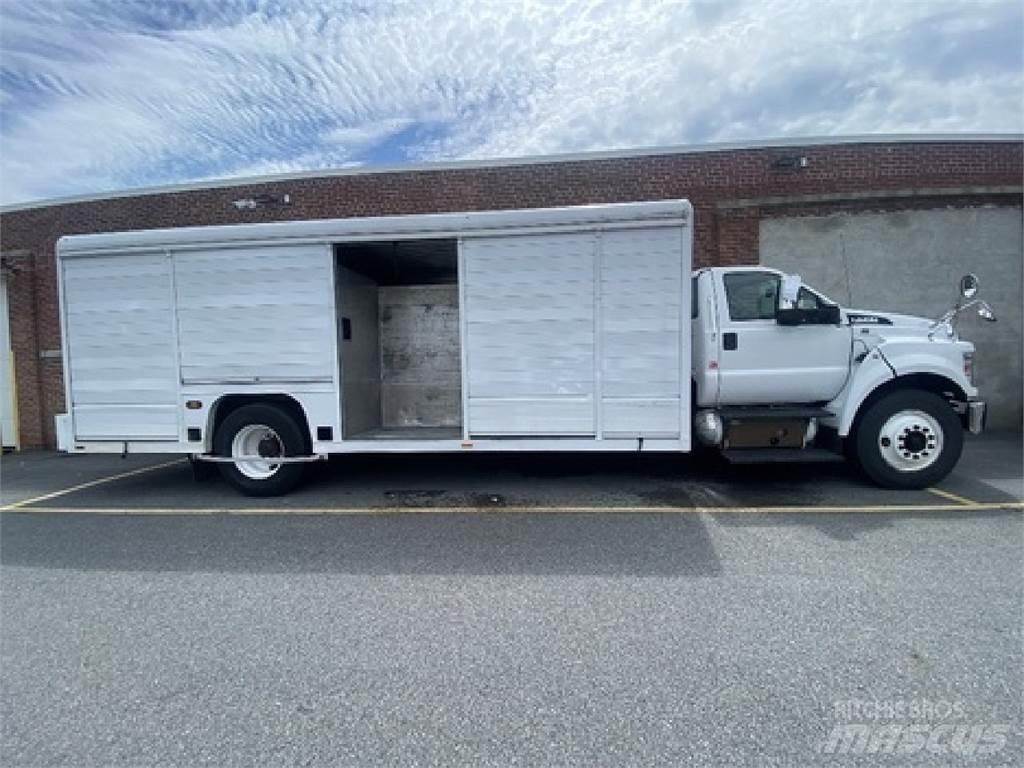 Ford F750 饮料运输车