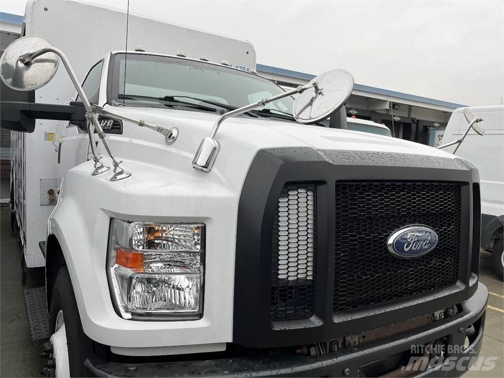 Ford F750 饮料运输车