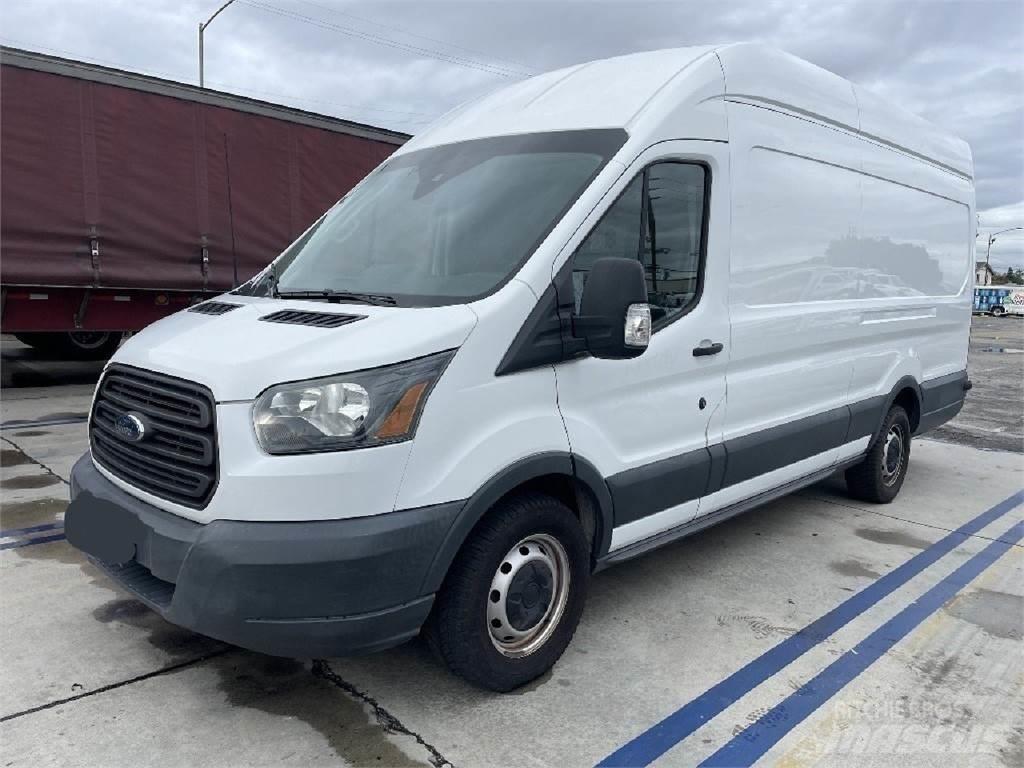 Ford TRANSIT 大型面包车