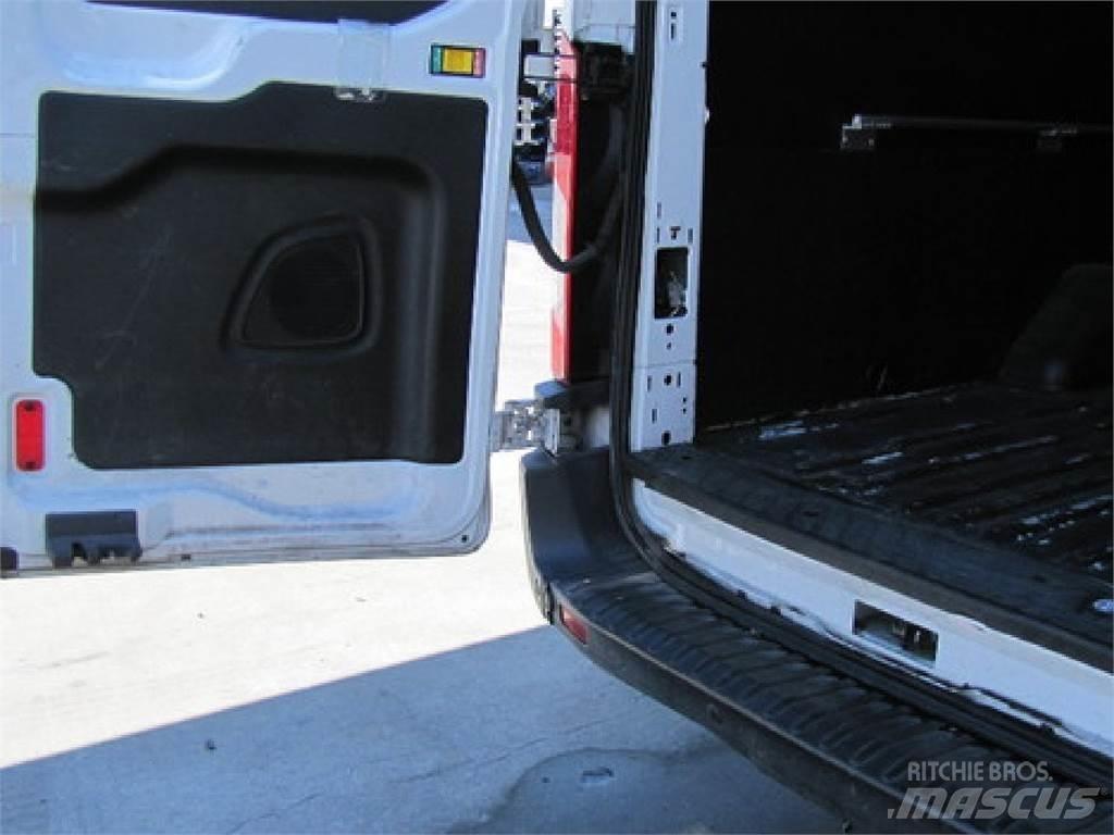 Ford TRANSIT 大型面包车