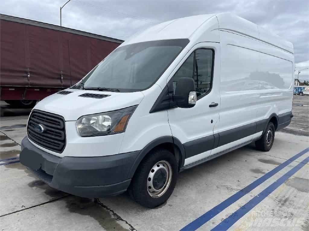 Ford TRANSIT 大型面包车