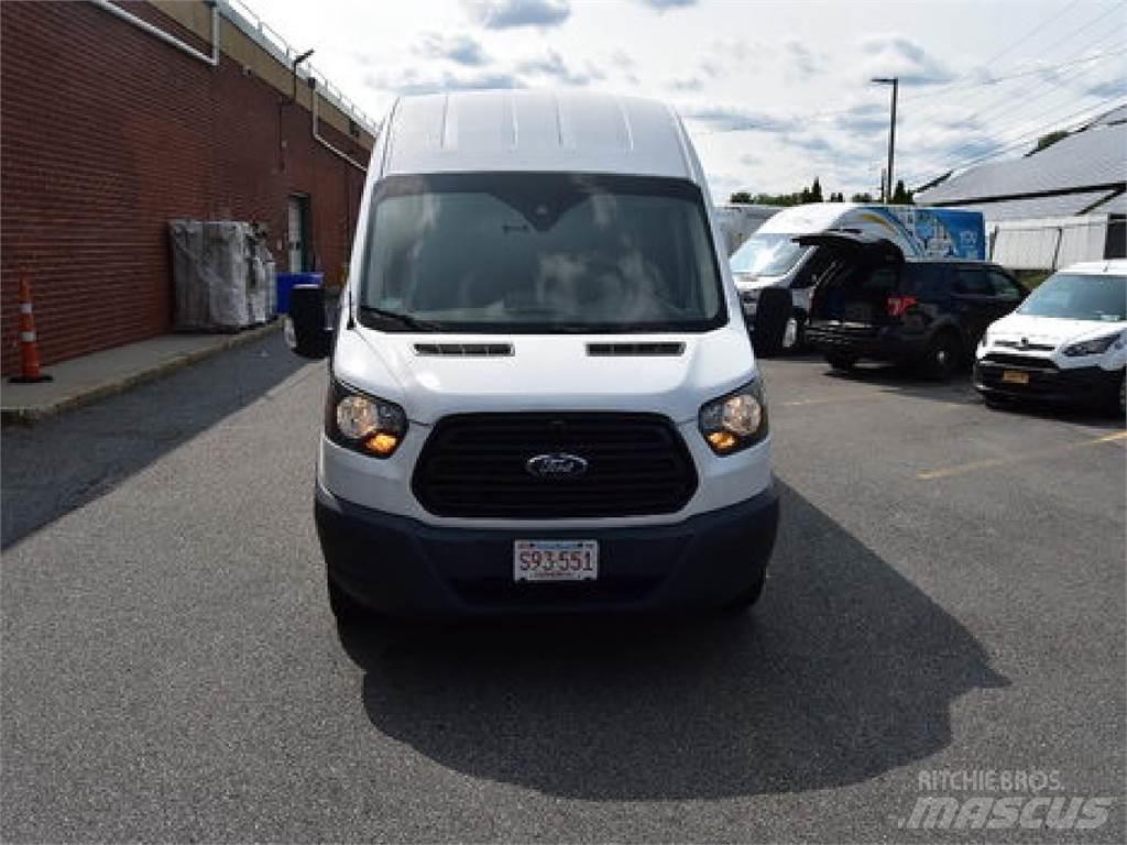 Ford TRANSIT 大型面包车
