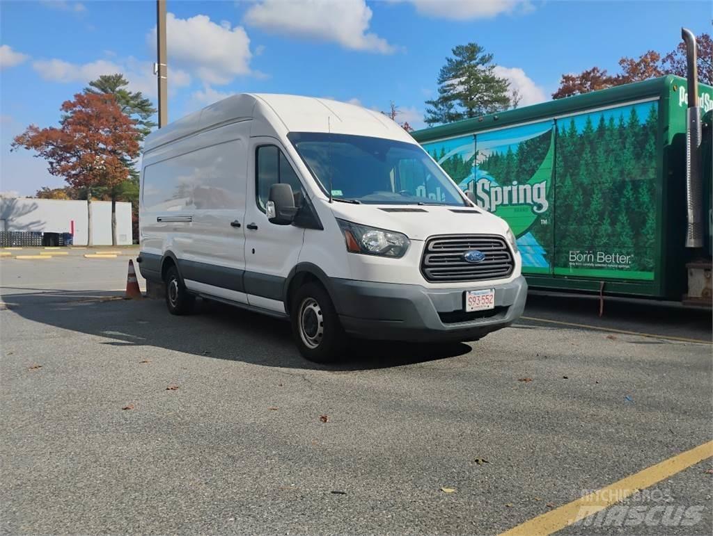 Ford TRANSIT 大型面包车