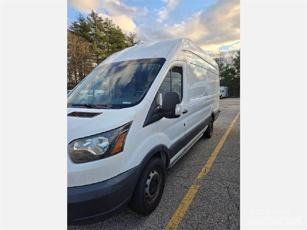 Ford TRANSIT 大型面包车