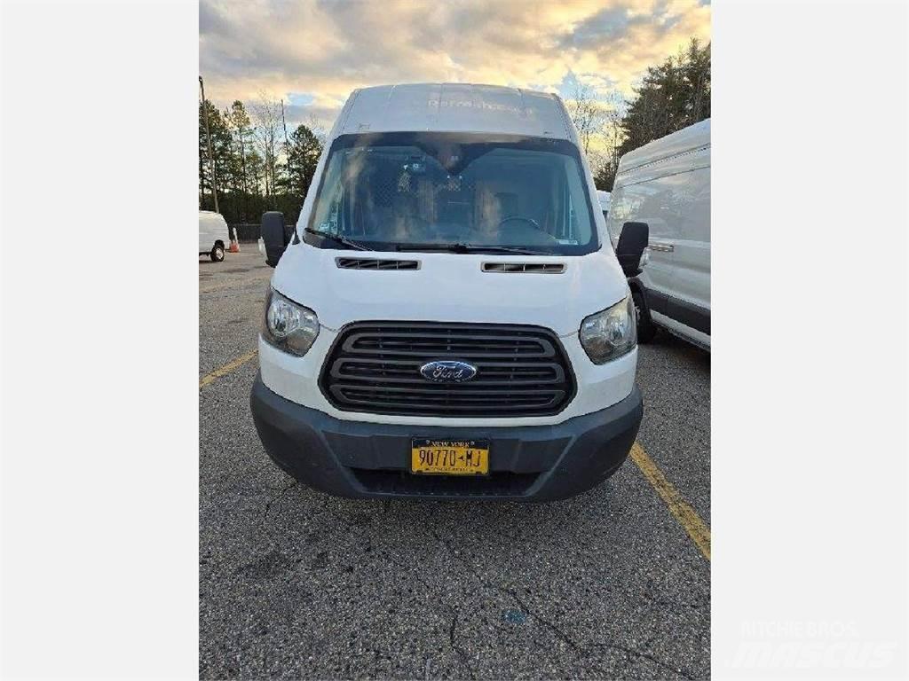 Ford TRANSIT 大型面包车