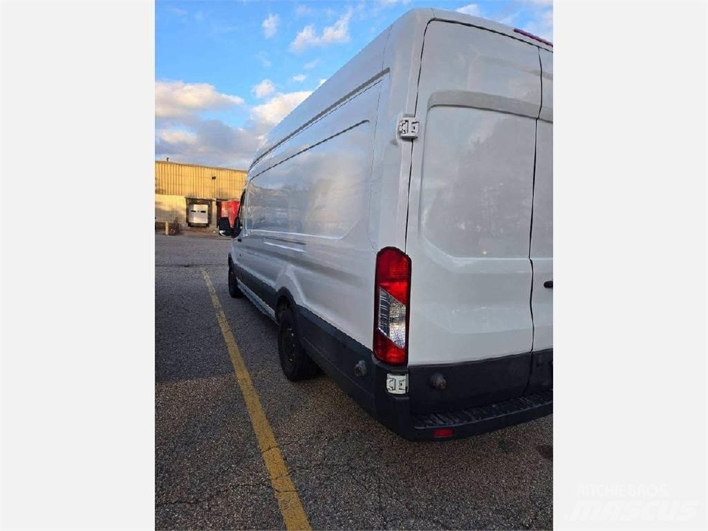 Ford TRANSIT 大型面包车