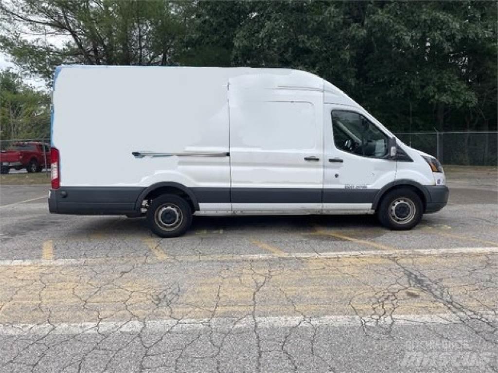 Ford TRANSIT 大型面包车