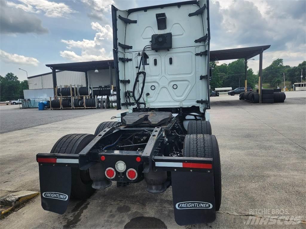 Freightliner 126 牵引车