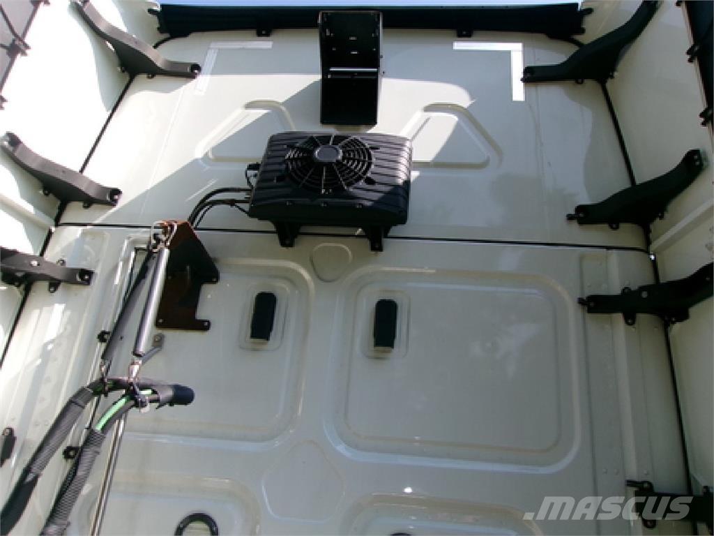 Freightliner 126 牵引车