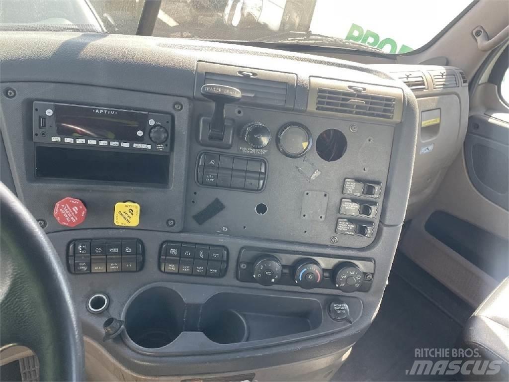 Freightliner CA113 牵引车