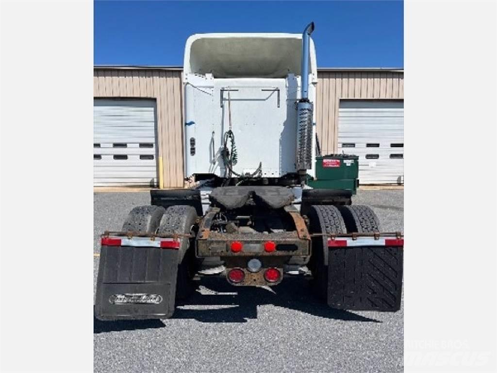 Freightliner CL112G 牵引车