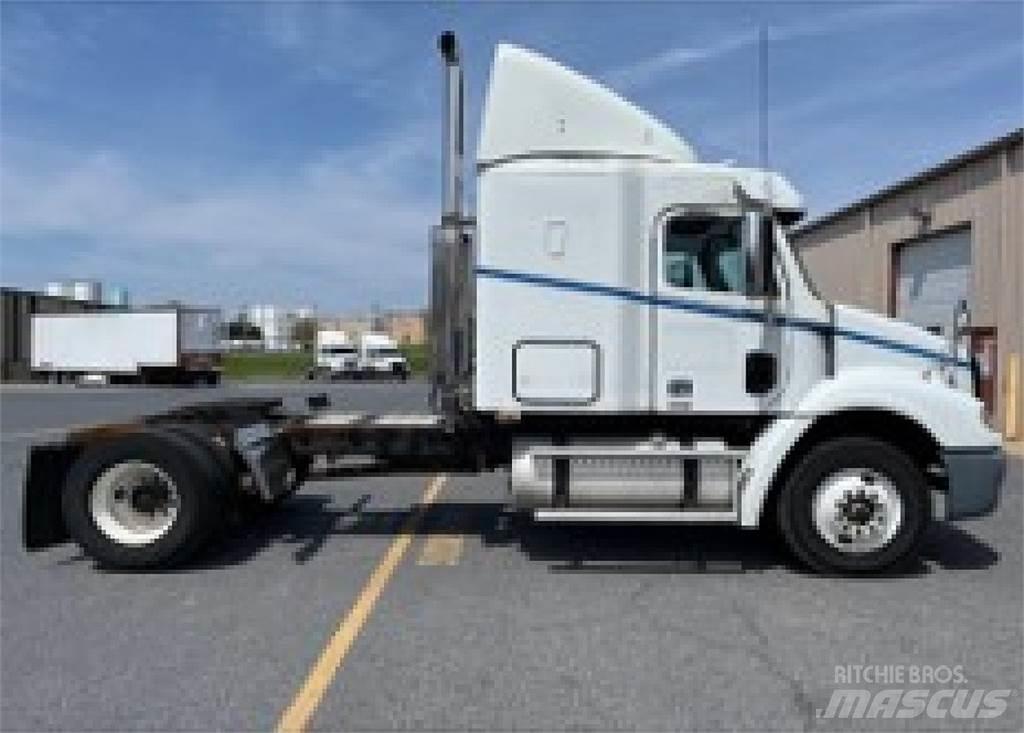 Freightliner CL112G 牵引车
