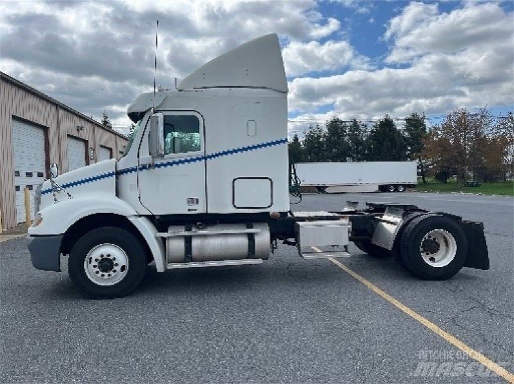 Freightliner CL112G 牵引车