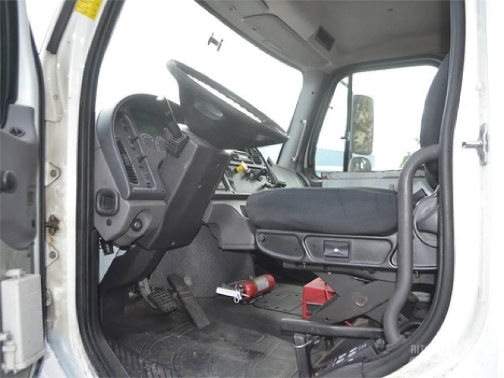 Freightliner M2 饮料运输车