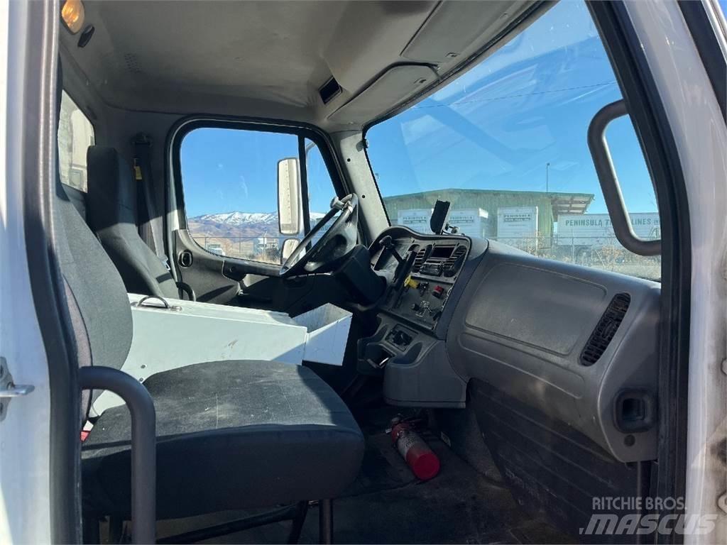 Freightliner M2 饮料运输车