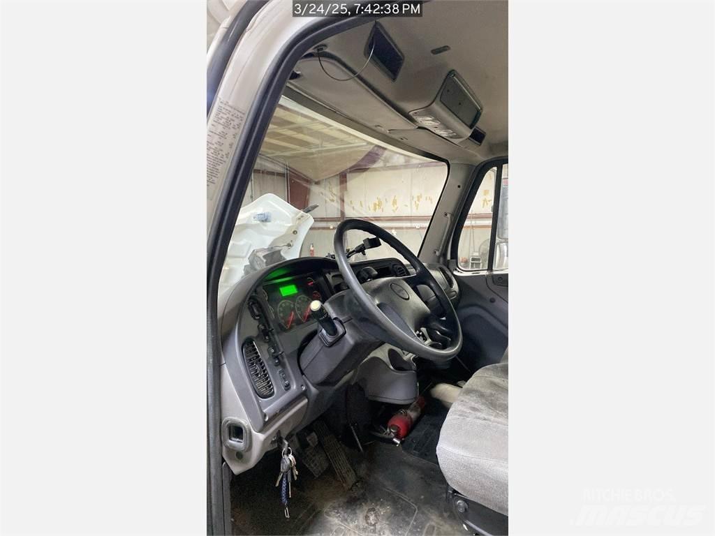 Freightliner M2 冷藏车