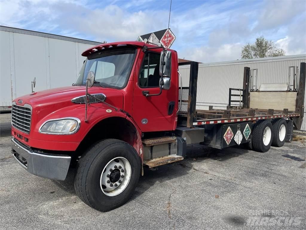 Freightliner M2 平板车